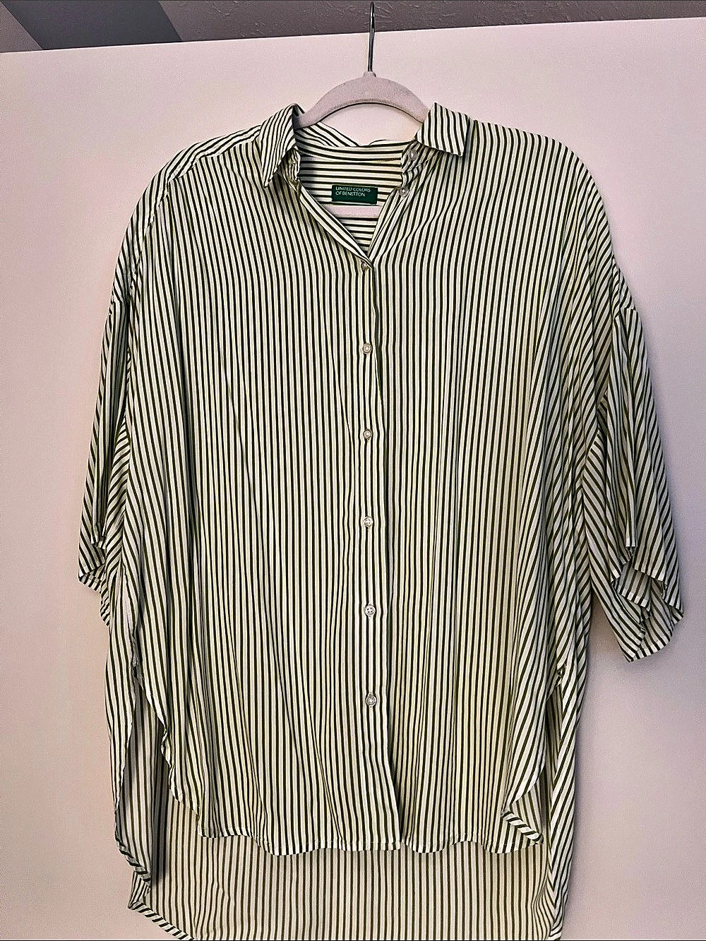 United Colors of Benetton Green & White Striped Button Down Like New